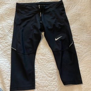 Women’s nike cropped leggings